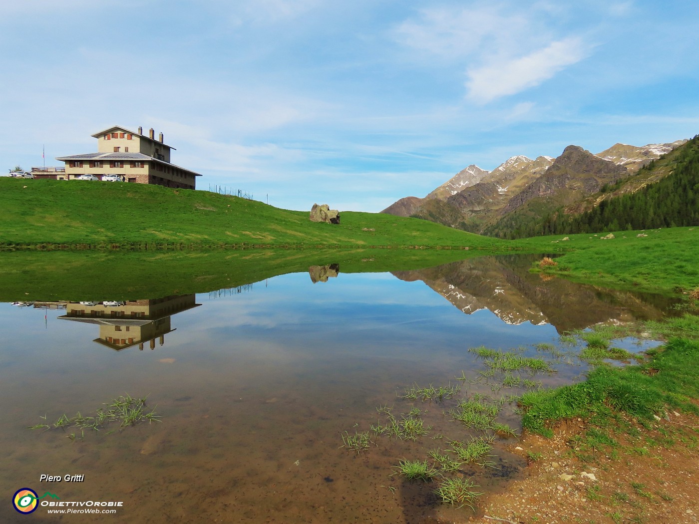 01 Partenza dai Piani dell'Avaro-Rif. Monte Avaro (1700 m).JPG